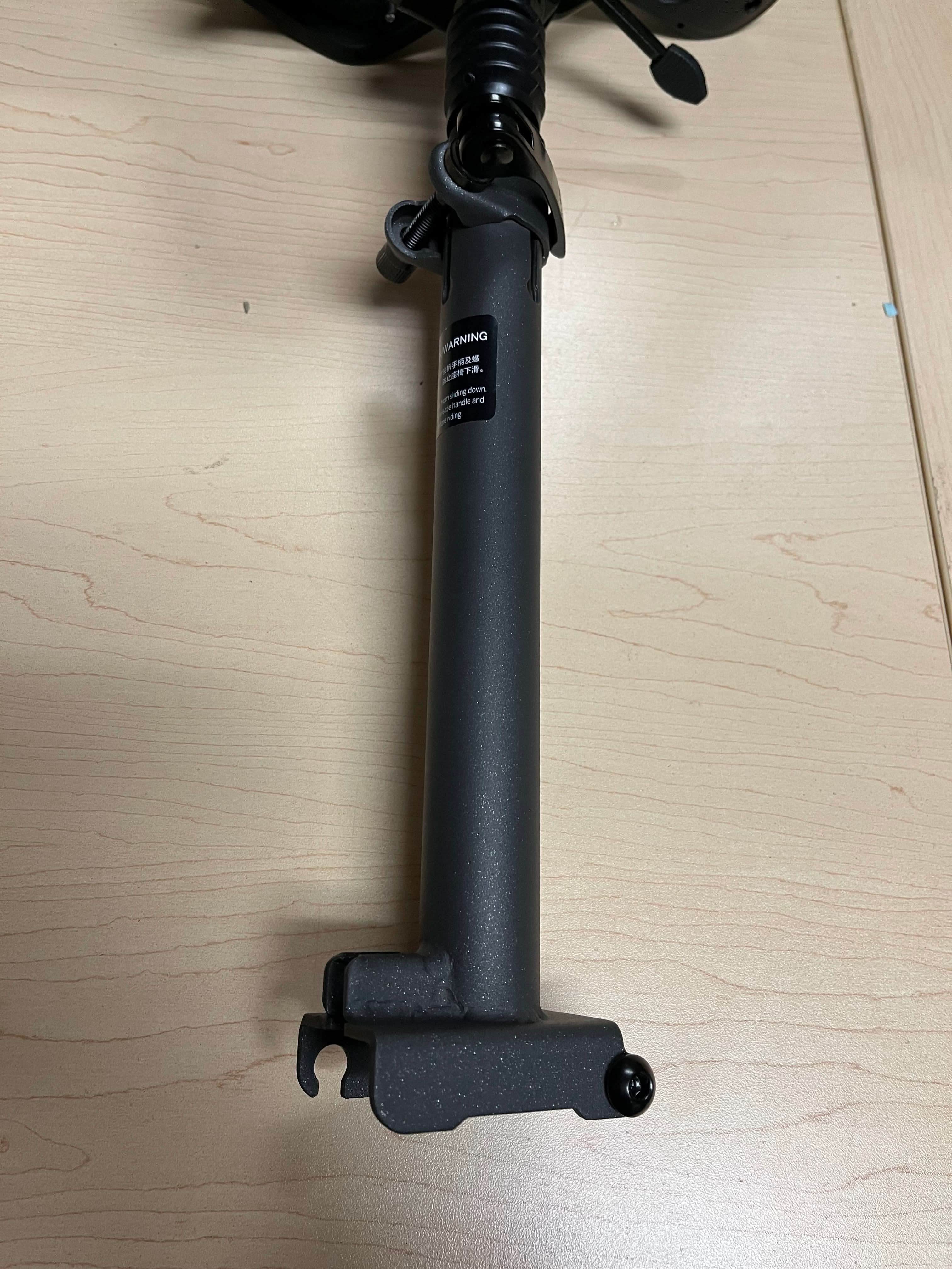 Seat with Mounting Post for the Ninebot MAX G30 Scooter (Missing Hardware)